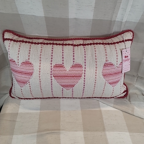 Coveted Home Large Rectangle Valentines 3 Hearts Love Pink / Red Pillow NEW - Picture 6 of 6